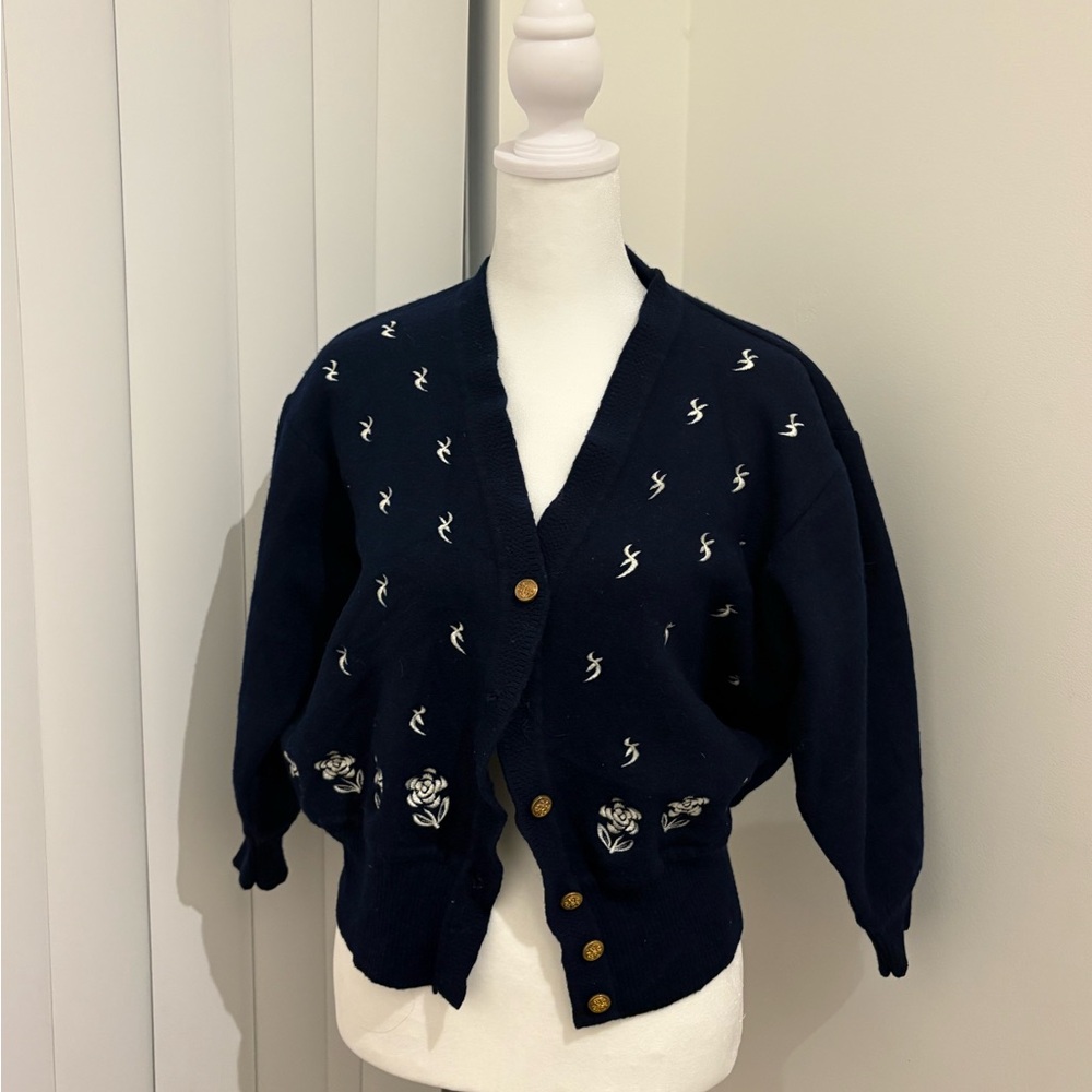 PURE WOOL Navy Blue Women's Sweater with Button Detailing - Picture 3 of 4